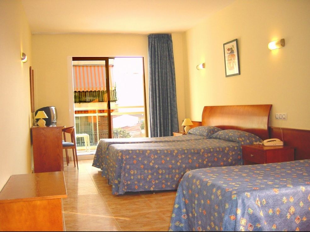 Hotel Olympus Benidorm Bagian luar foto